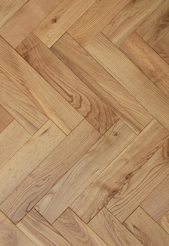 ホワイトオーク70ブラシのある固体フローリング